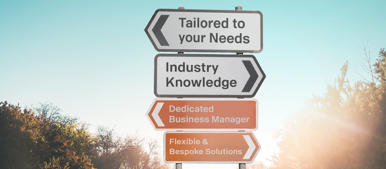 Road signs with benefits of using Scania Financial Services
