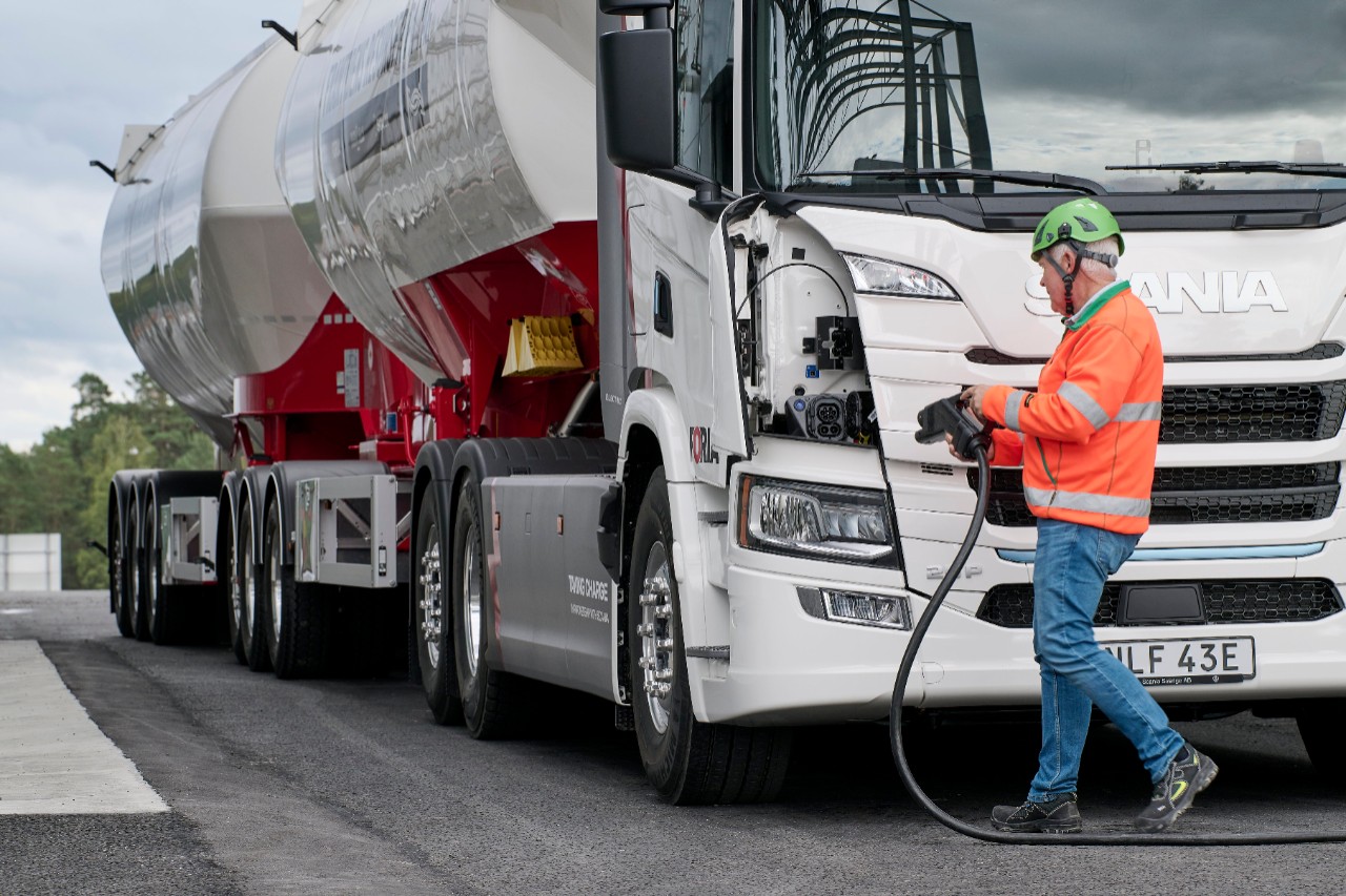 Circular economy goals become attainable with the help of Scania’s battery electric truck