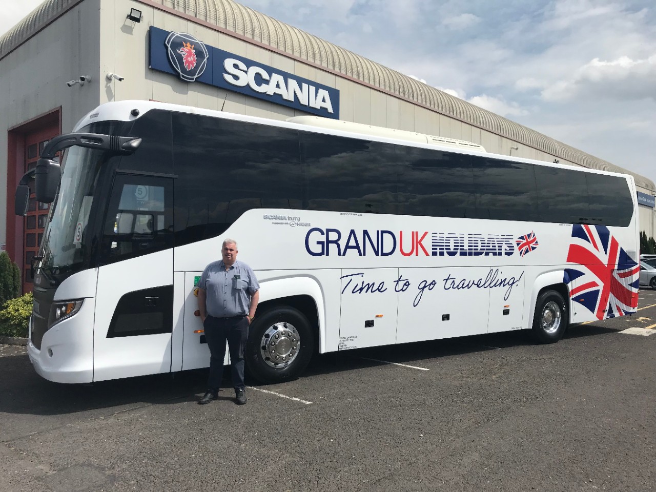 Kearney’s continues relationship with Scania by purchasing new Touring coach