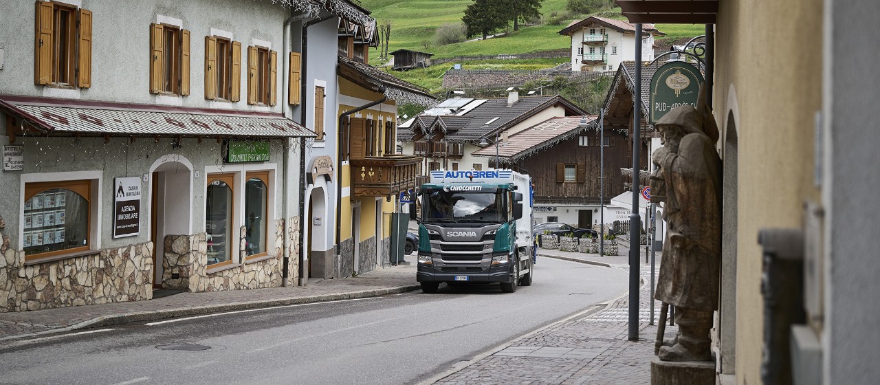  Retail, courier express and postal