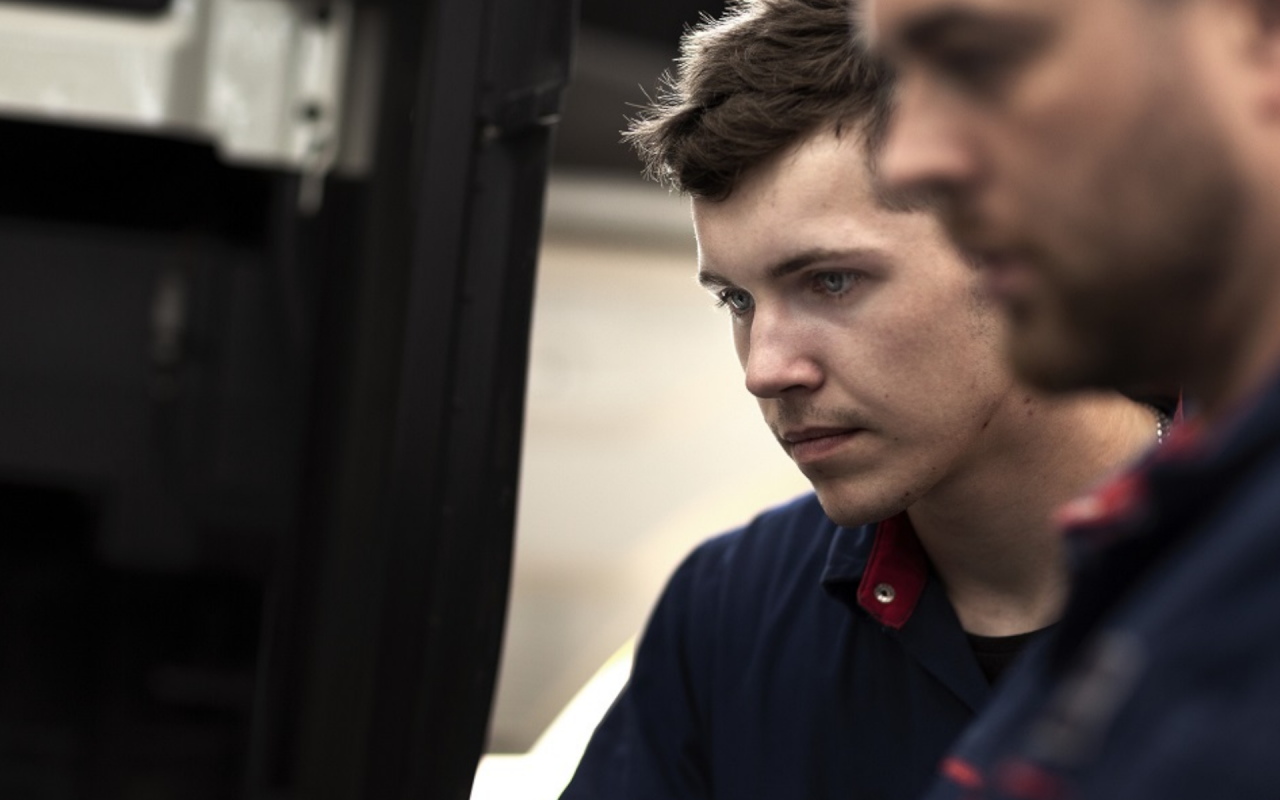 Apprentice and mentor working together