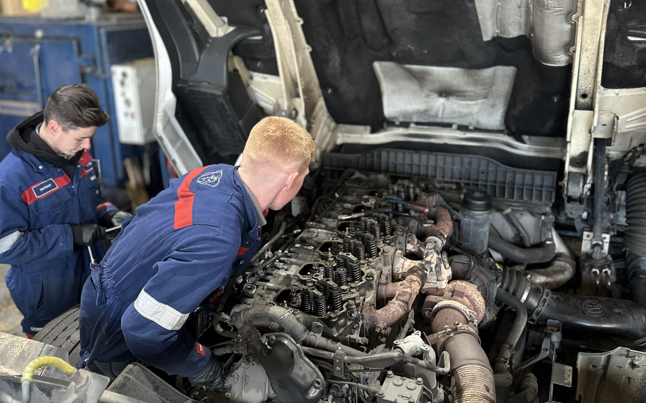 Apprentices working together