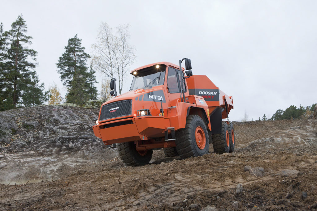 Easy climb step on Scania L-series